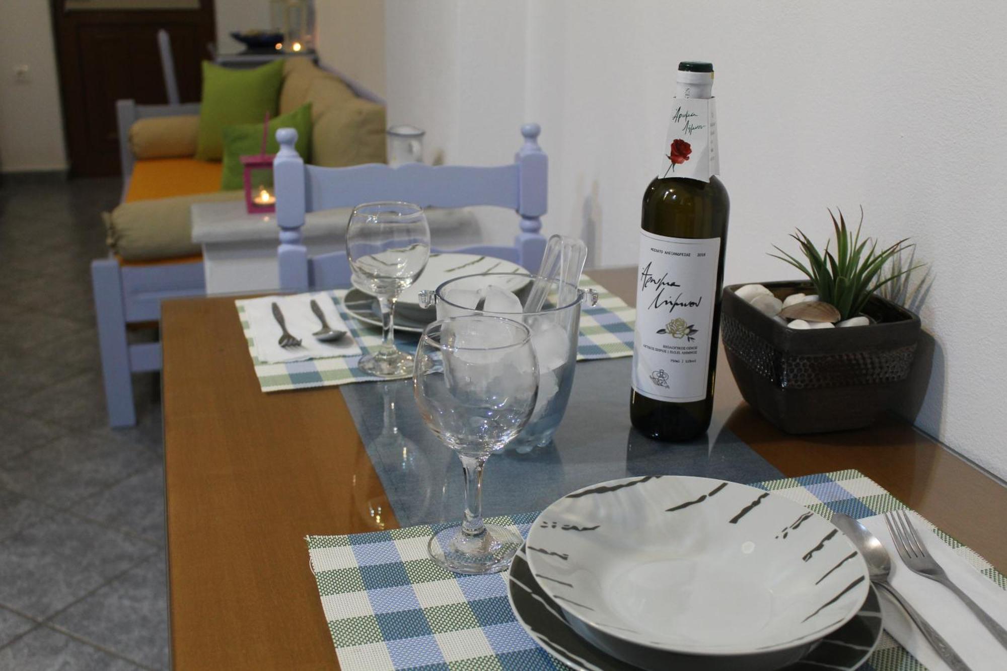 Vakis Apartments Romanon Екстериор снимка