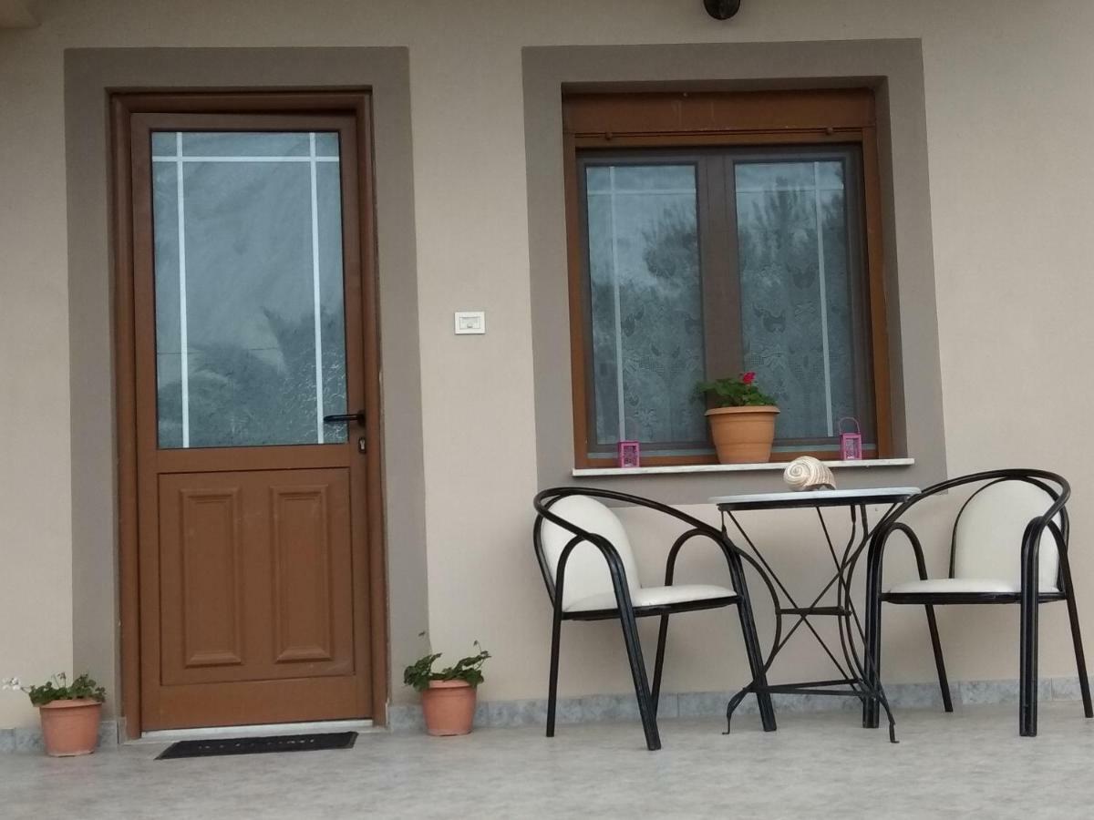 Vakis Apartments Romanon Екстериор снимка