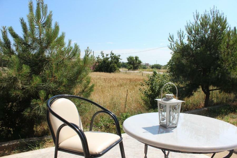 Vakis Apartments Romanon Екстериор снимка
