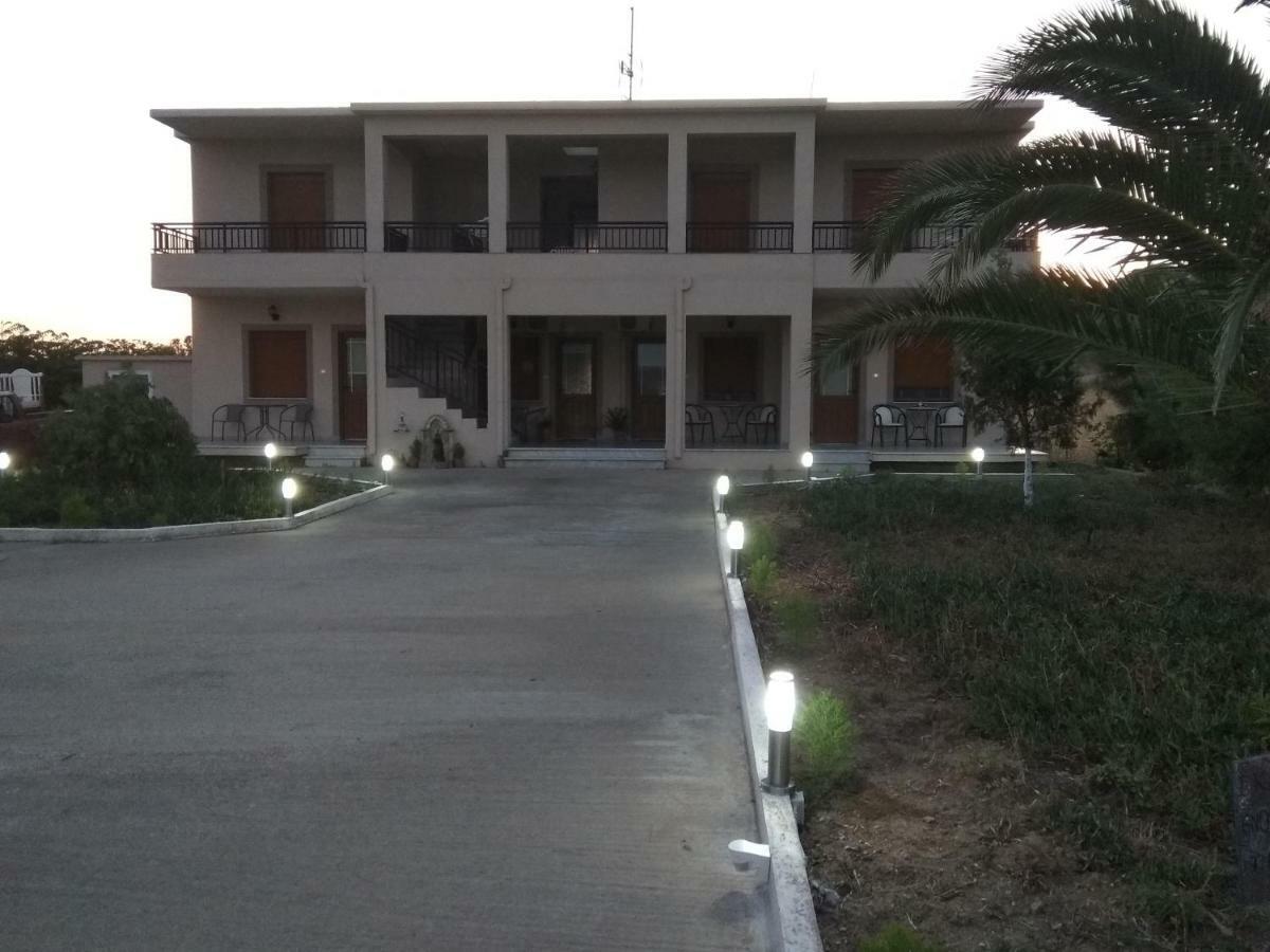 Vakis Apartments Romanon Екстериор снимка