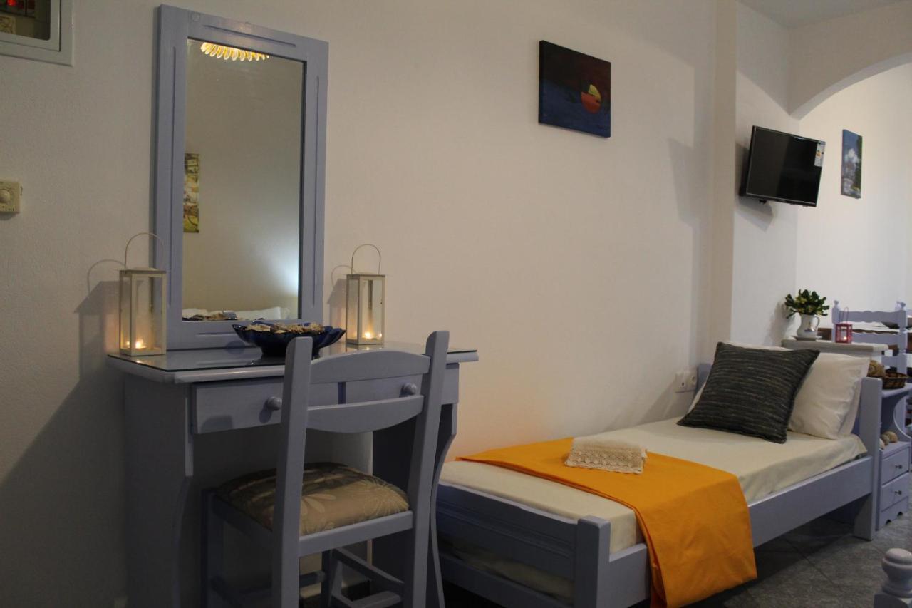 Vakis Apartments Romanon Екстериор снимка