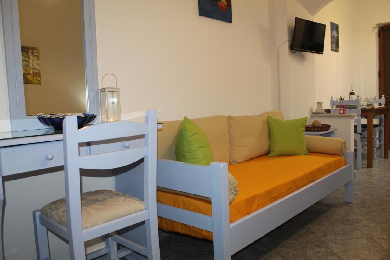 Vakis Apartments Romanon Екстериор снимка
