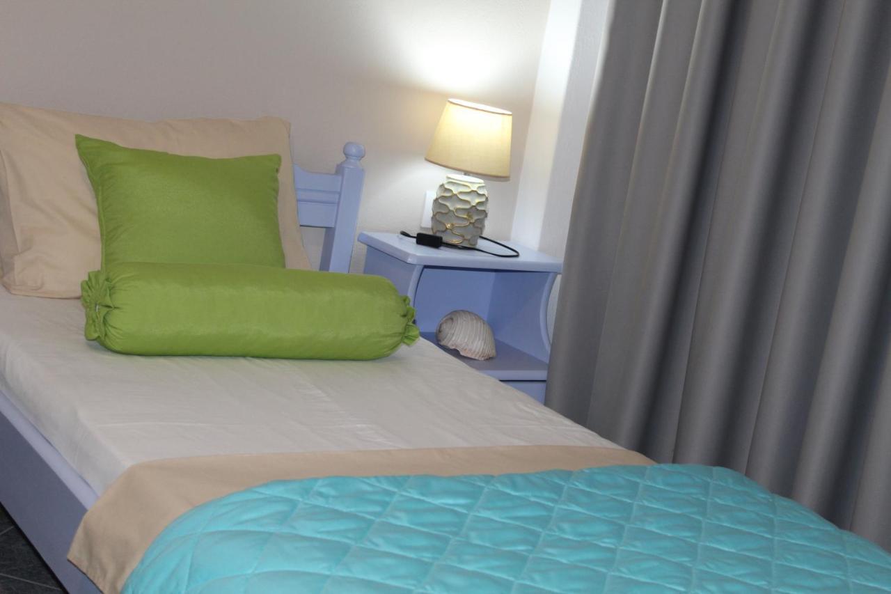 Vakis Apartments Romanon Екстериор снимка